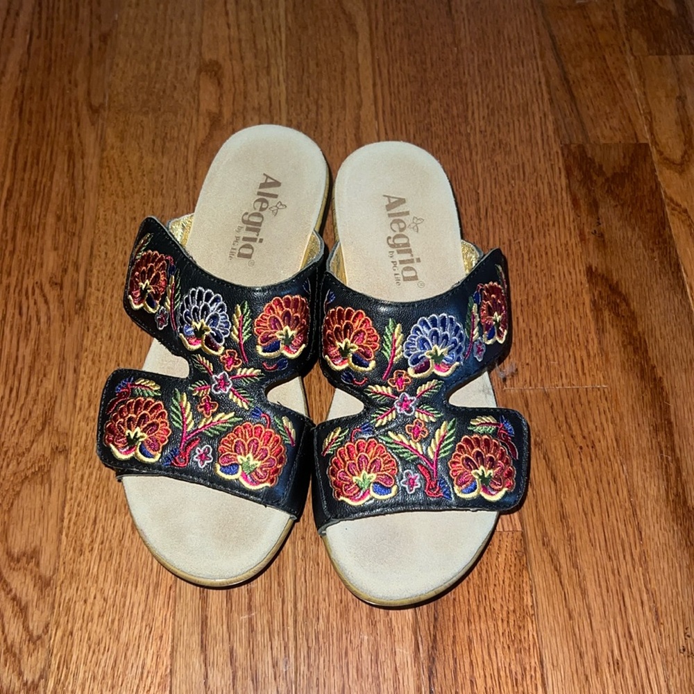 Alegria By PG Lite Black Embroidered Leather Wedge Sandals Women’s Size 38 / 7.5